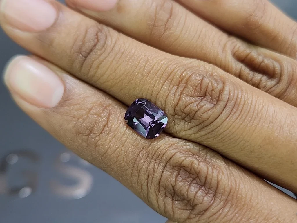 Violetter spinell im cushion-schliff 2,36 karat, Tanzania Image №2