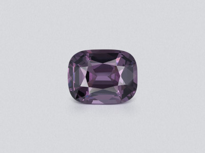 Violetter spinell im cushion-schliff 2,36 karat, Tanzania photo