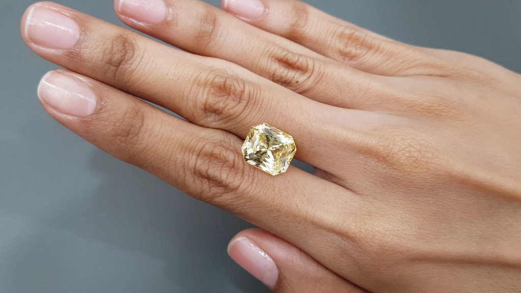 Unique untreated golden color sapphire in radiant cut 11.36 ct, Sri Lanka Image №2