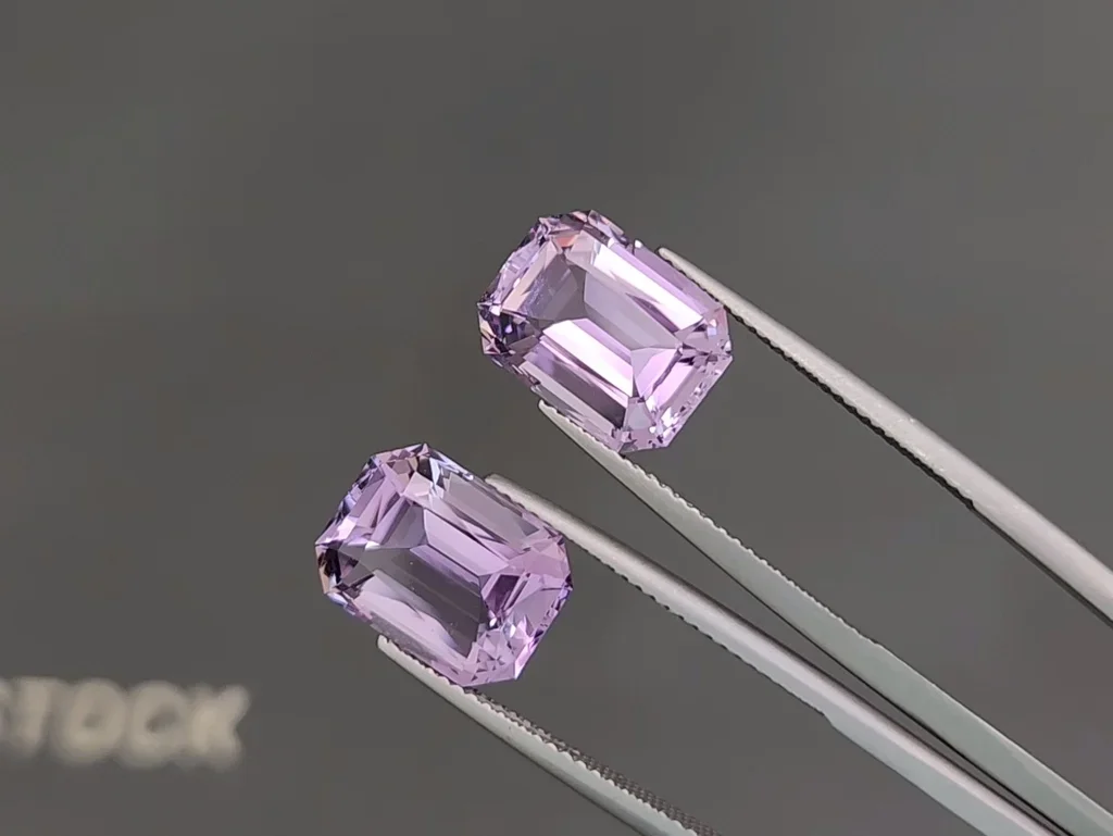 Paire améthystes taille octogonale 11,12 carats  Image №3