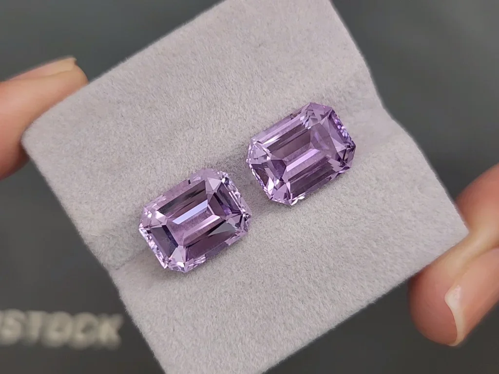 Paire améthystes taille octogonale 11,12 carats  Image №4