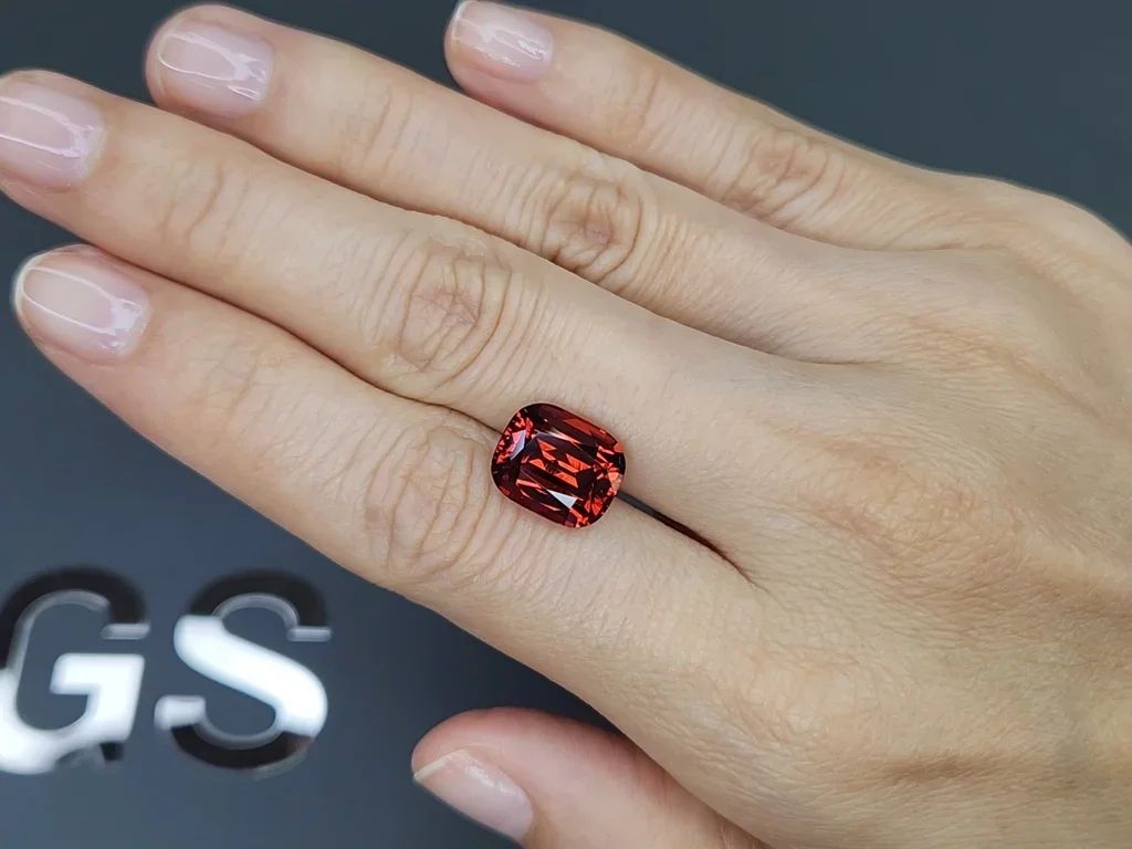 Spessartine garnet in cushion cut 8.06 carats, Africa Image №2