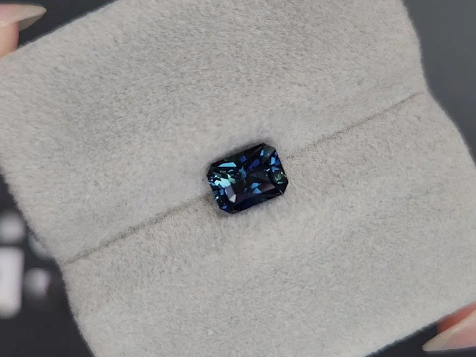 Unbeheizter blaugrüner saphir im strahlenschliff 1,55 karat, Madagaskar     Image №4