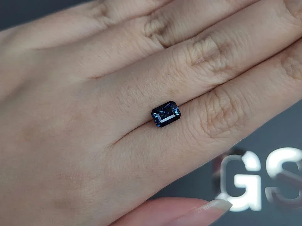 Unbeheizter blaugrüner saphir im strahlenschliff 1,55 karat, Madagaskar     Image №2