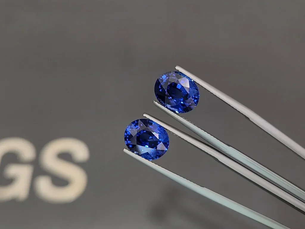 Pair of sapphires Royal Blue oval cut  10.72 carats, Madagascar Image №3