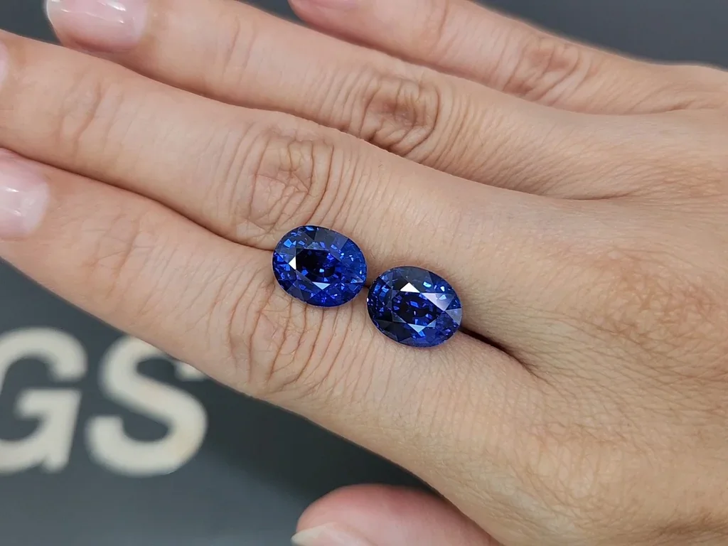 Pair of sapphires Royal Blue oval cut  10.72 carats, Madagascar Image №2