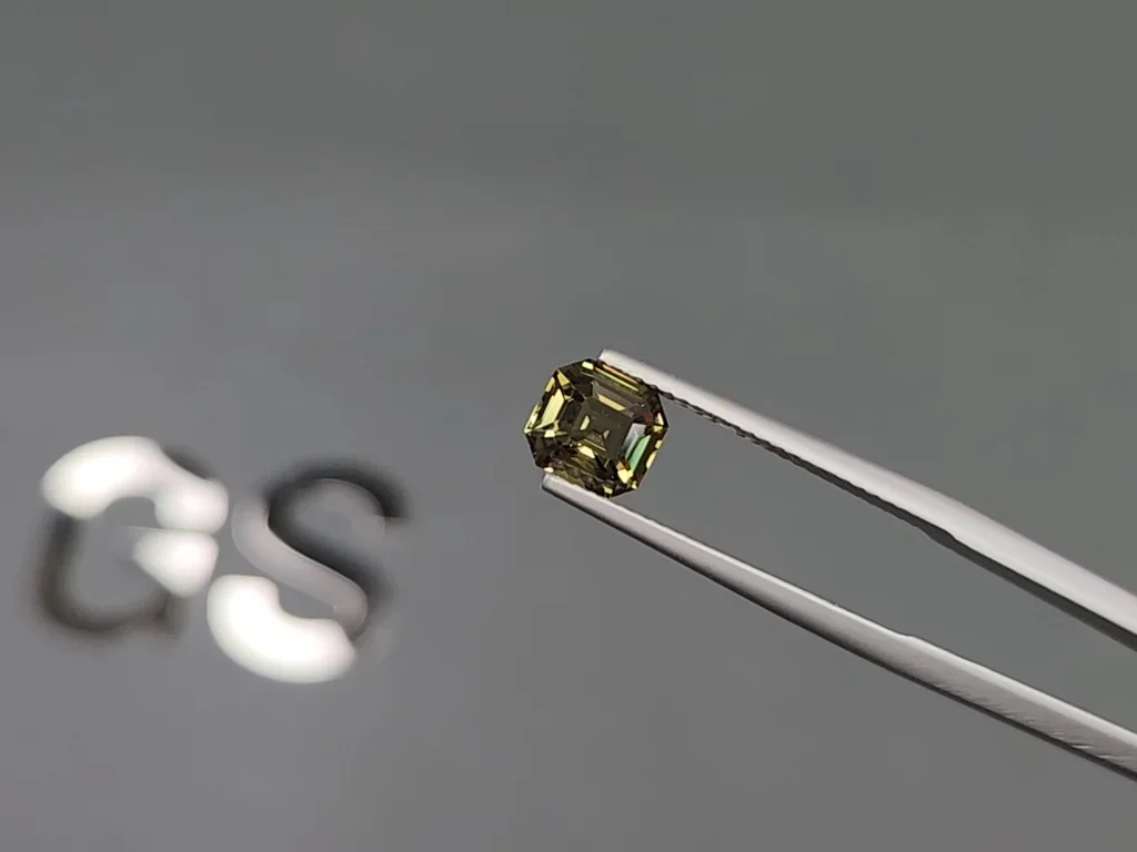 Zafiro asscher de sin calentar con cambio de color 1,52 carats, Sri Lanka Image №4