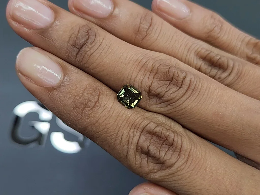 Zafiro asscher de sin calentar con cambio de color 1,52 carats, Sri Lanka Image №2