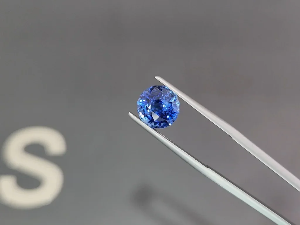 Zafiro azul aciano de talla redonda de 4,14 carats, de Sri Lanka Image №3