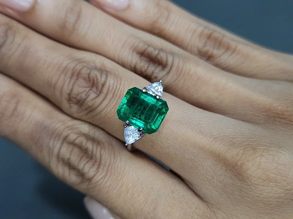 Esmeralda de corte octogonal de 4,49 quilates, Zambia Image №5