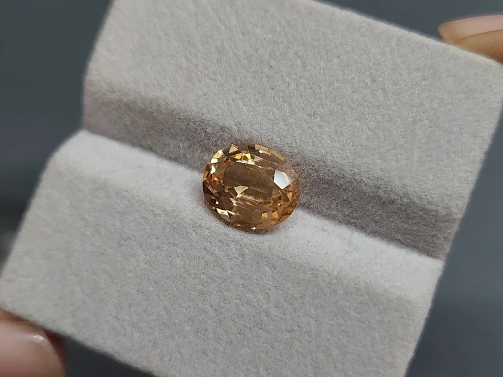 Granate hessonita, talla ovalada, 3,26 quilates, África Image №4