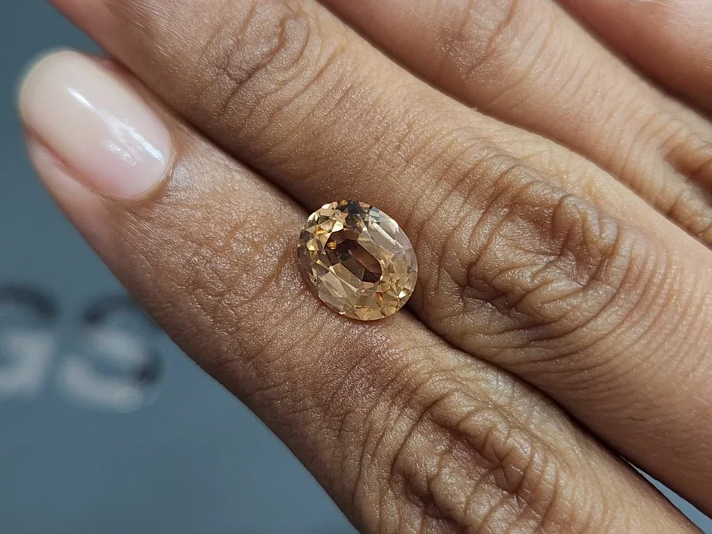 Granate hessonita, talla ovalada, 3,26 quilates, África Image №2